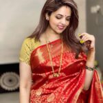 Sugandha Mishra Instagram – Happy Karwachauth Pati Dev ❤️😘
.
.
#swipeleft #karwachauth #karwachauthlook #saree #red #love #powercouple #couplegoals