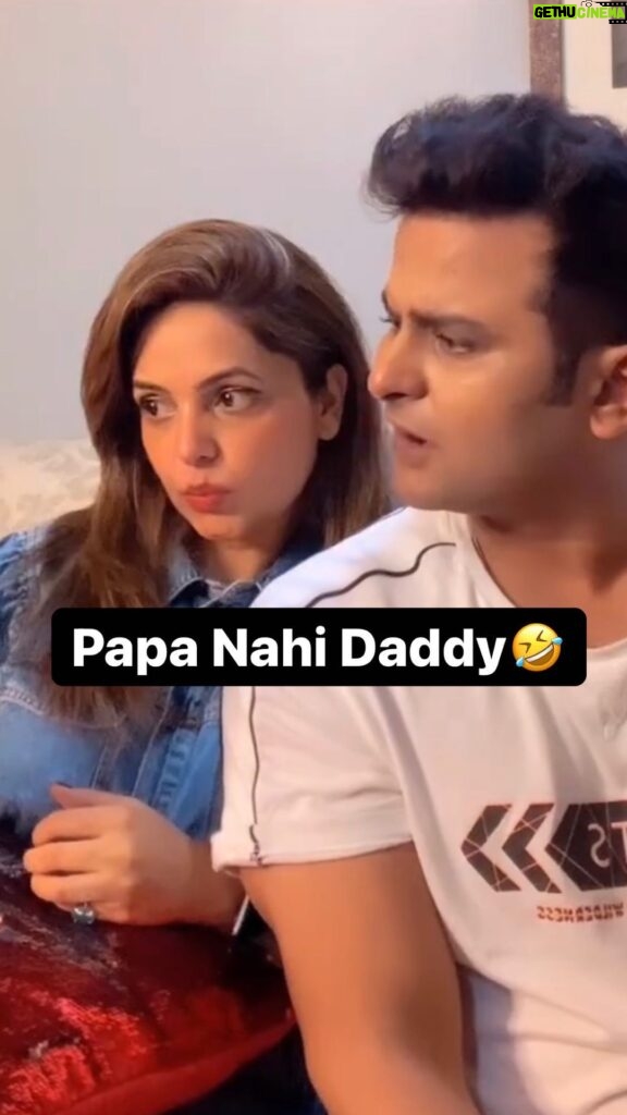 Sugandha Mishra Instagram - #papa #daddy #lol #lipstick #comedy #funnyreels
