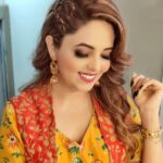 Sugandha Mishra Instagram - Tonight - Taarak Mehta Ka Ooltah Chashma 🤓 8.30 pm on @sonysab . . #celebration #swipeleft #tarakmehtakaultachashma #gokuldhamsociety #ganpati #festive #festivevibes #sugandhamishra #tarakmehta #taarakmehtakaooltahchashmah Gokuldham Society