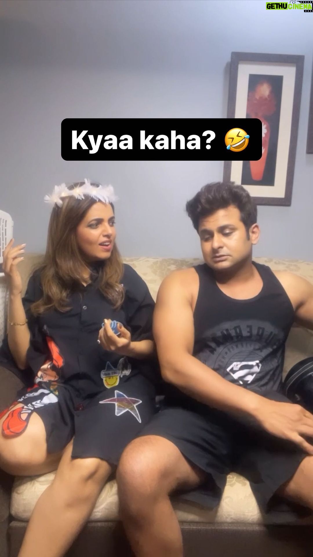 Sugandha Mishra Instagram - Asking? Or Telling? 🤣 #khana #foodie #trendingreels #lol #omg
