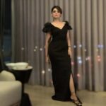 Sugandha Mishra Instagram - 🖤🖤🖤 . . #swipeleft #love #live #night #gig #jury #music #capetown #southafrica #blackgown #glam Cape Town, South Africa