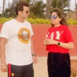 Sugandha Mishra Instagram - Bitter Truth 😂😂😂 #lol #funnyvideos #reels . . . #sanketbhosale #sugandhamishra #drsanketbhosale #husband #wife #girlfriend #boyfriend