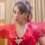 Sugandha Mishra Instagram - How to be Young aur Slim forever 🤣 . . #lol #omg #sugandhamishra #couplecomedy #husbandandwife #young #slim #tips #funnyreels