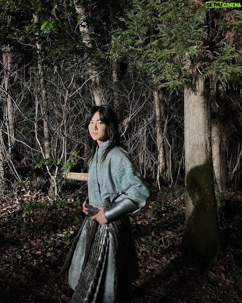 Suho Instagram - ’아라문의 검‘ 의 ’아록‘으로 함께 할수 있어 영광이었습니다. 🙂⚔️⛵️