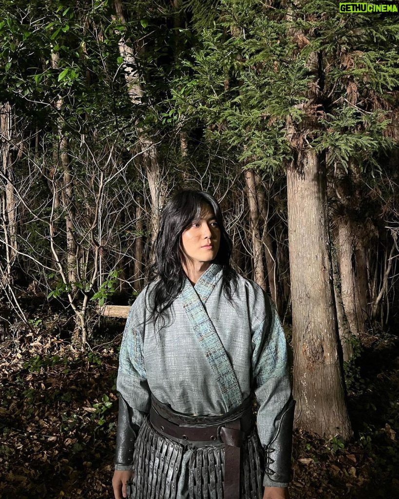 Suho Instagram - ’아라문의 검‘ 의 ’아록‘으로 함께 할수 있어 영광이었습니다. 🙂⚔️⛵️