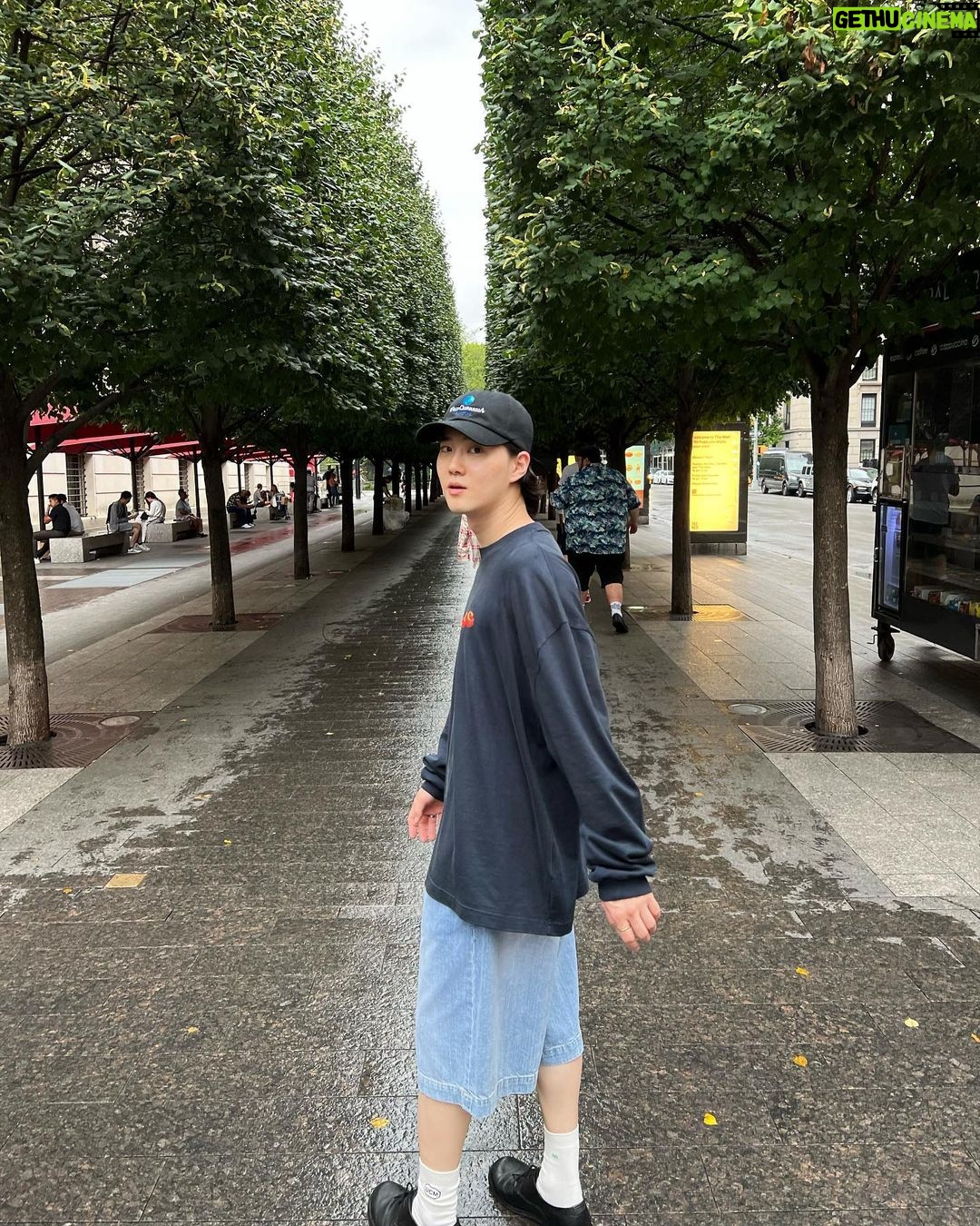 Suho Instagram - 어김없이 Vincent van Gogh를 만나고 왔습니다🎨