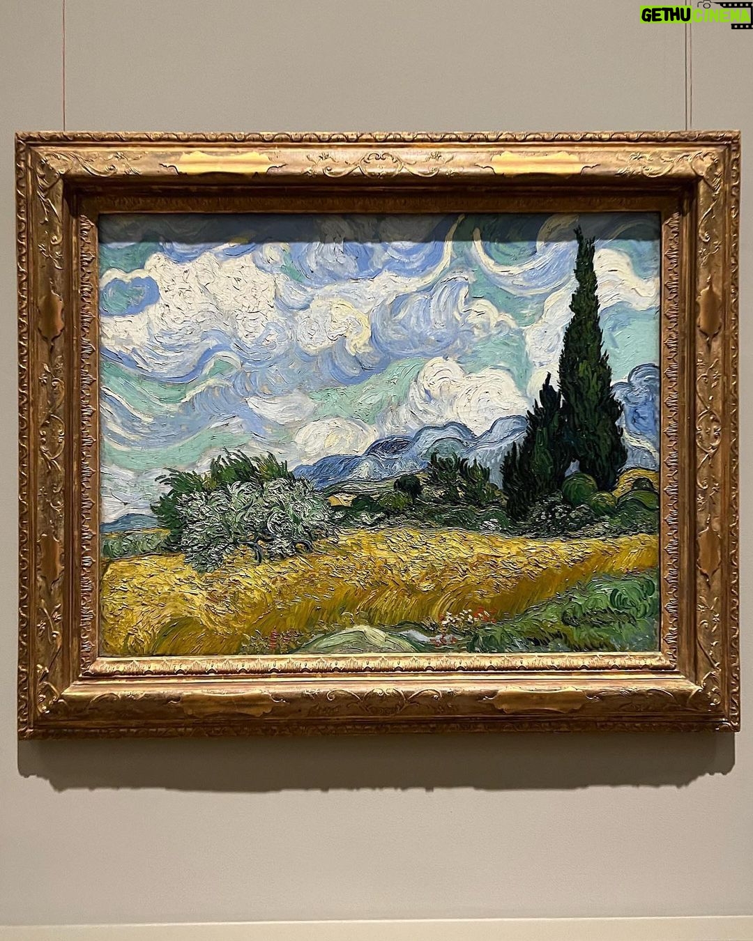 Suho Instagram - 어김없이 Vincent van Gogh를 만나고 왔습니다🎨