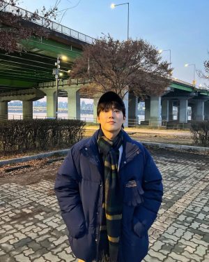 Suho Instagram - 가을에서 겨울로의 산책 ❄️🚶🏻🍁