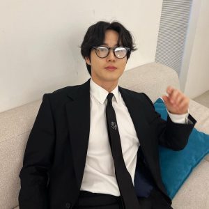 Suho Instagram - 생일축하해주신 모든 분들 감사합니다🖤🤍