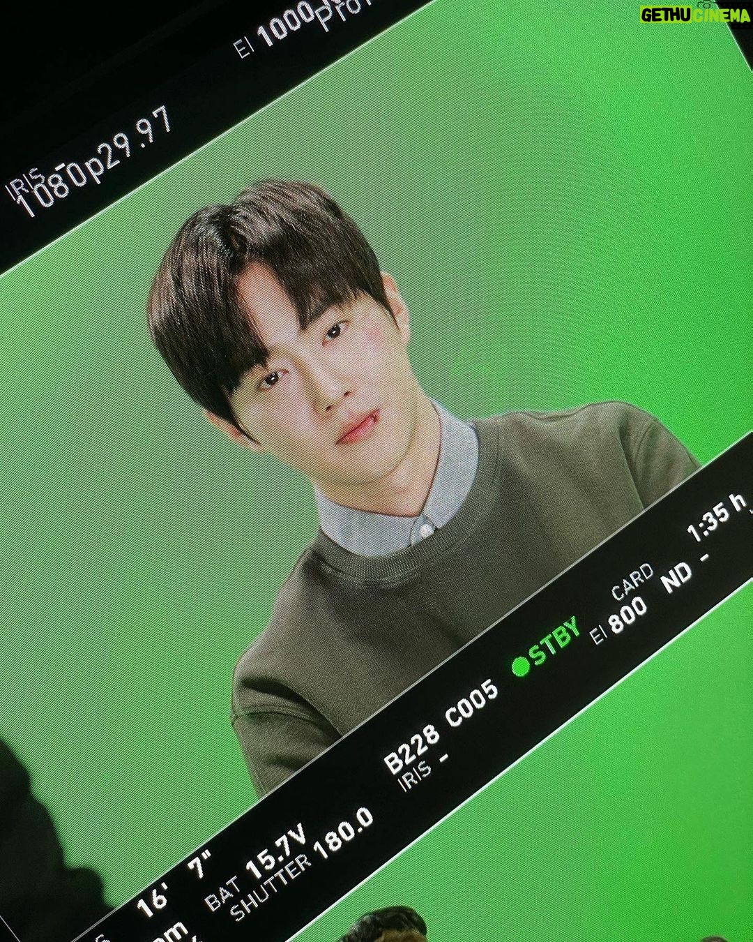 Suho Instagram - 김선우는…(스포주의) . . . . . . . . . 선량한 시민이였습니다😇