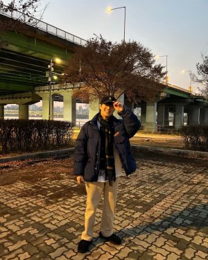Suho Instagram - 가을에서 겨울로의 산책 ❄️🚶🏻🍁