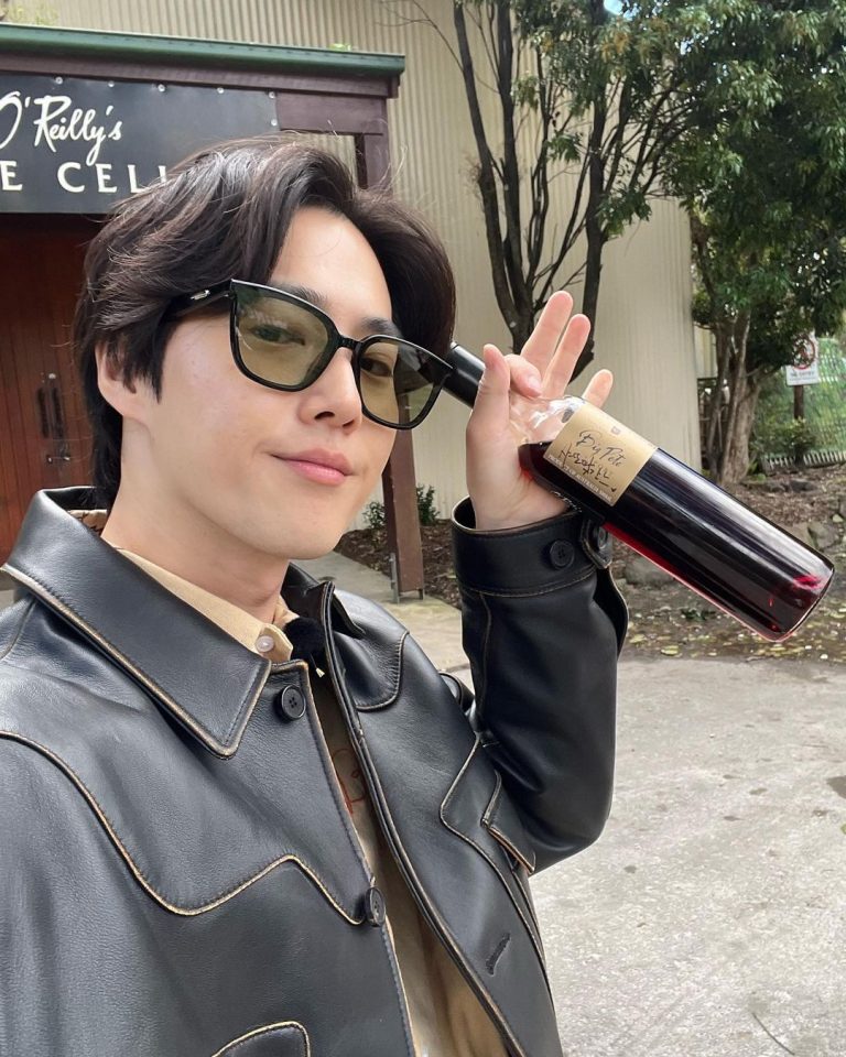 Suho Instagram - Pure🍷😅