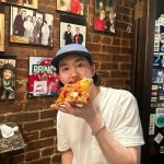 Suho Instagram - It's the best pizza I've ever had🍕🍕🍕