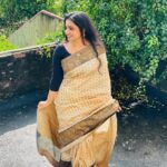 Sujitha Instagram - Stand out and shine ✨ #self #clicks #mobile #photo #photography #insta #instagood #post #suji #sujithadanush #latest #love #loveyourself #rain #sun #december #days