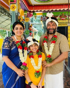 Sujitha Instagram - Special day 🥰
With my family

Thank you all for the lovely wishes 😍🙏🙏

#family #love #wedding #anniversary #actress #couple #day #special #trend