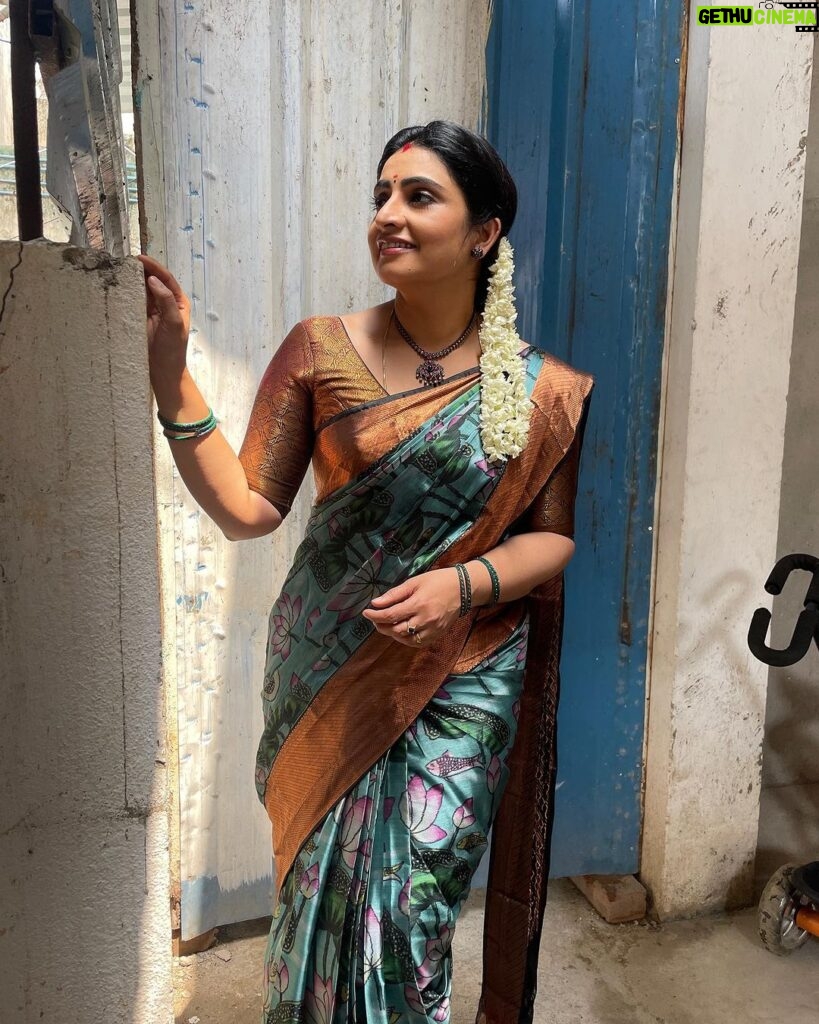 Sujitha Instagram - Me as Dhanam 😍 அண்ணி 🙏 #love #support #character #travel #television #vijaytelevision #pandianstoresvijaytv #morning