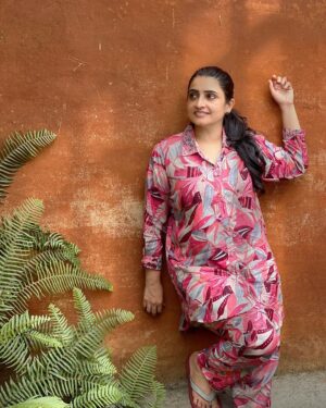 Sujitha Instagram - Each day of your life 👌🫶🏻
Simple and beautiful 🤩 

Capture it 📸

Thanks for this photos @orangetree_films_dhanush 

#morning #post #sunday #actress #life #simple #beautiful #love #family #time #day #trip #holiday #actress #beauty #photo #photography #photooftheday