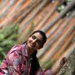 Sujitha Instagram - Each day of your life 👌🫶🏻 Simple and beautiful 🤩 Capture it 📸 Thanks for this photos @orangetree_films_dhanush #morning #post #sunday #actress #life #simple #beautiful #love #family #time #day #trip #holiday #actress #beauty #photo #photography #photooftheday
