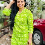Sujitha Instagram – Happy onam to all my mallu family and friends 😍🙌🏻❤️

Simple onam 🥰

#mallu #malayalam #onam #celebration #post #day #special