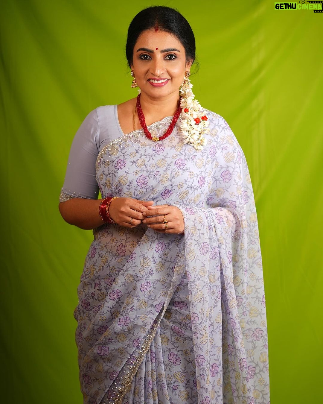 Sujitha Instagram - Value yourself and love yourself Just being the same 🥰❤️ Saree collection @collection.feathers Photography @eyeclickzstudio Mua @honeylang_makeup_artist #simple #saree #look #insta #instagram #instadaily #photooftheday #positivity #love ##sujitha #kollywood #latest #pictures #photo #photography #music