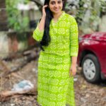 Sujitha Instagram – Happy onam to all my mallu family and friends 😍🙌🏻❤️

Simple onam 🥰

#mallu #malayalam #onam #celebration #post #day #special