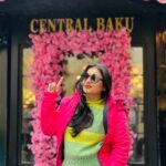 Sujitha Instagram – What a beautiful day☔️
A Colourful picture 💐
And Vibrant Baku.🎉

Here I am in AZERBAIJAN 🇦🇿 

#suji #latest #post #holidays