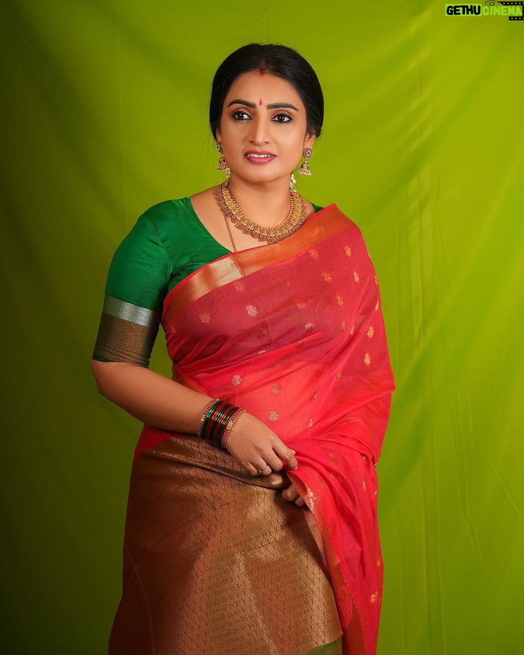 Sujitha Instagram - Happy festival π€π» "Bhogi ", it sounds like a special tradition to get rid of old things and start fresh with new things. So, it helps us start with all new things! Photographer @eyeclickzstudio