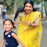 Sujitha Instagram - Welcoming 2024 with my cuties ❤️🤞🏻🎁 1 st January vibes 🥰🤗 #january #post #instadaily #suji #sujitha #family #love #new #newyear