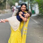 Sujitha Instagram - Welcoming 2024 with my cuties ❤️🤞🏻🎁 1 st January vibes 🥰🤗 #january #post #instadaily #suji #sujitha #family #love #new #newyear