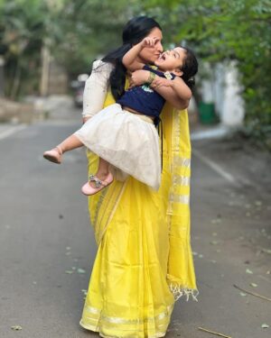 Sujitha Instagram - Welcoming 2024 with my cuties ❤️🤞🏻🎁

1 st January vibes 🥰🤗

#january #post #instadaily #suji #sujitha #family  #love #new #newyear
