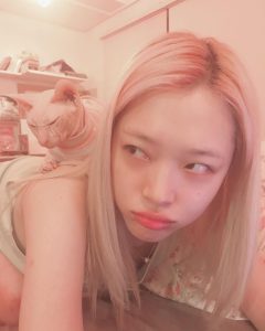 Sulli Instagram - 안 본척 하기는 🙄
