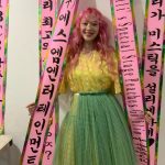 Sulli Instagram - 인간 화환 크크크 꽃을 못들여 보낸다길래.... 그래두 고마워여 #에스엠 #미스틱 #악플의밤 #에스티로더❤️