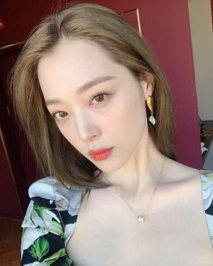 Sulli Instagram - 🤭 삼박자미쳤네