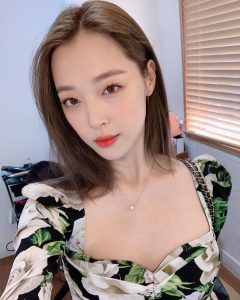 Sulli Instagram - 🤭 삼박자미쳤네