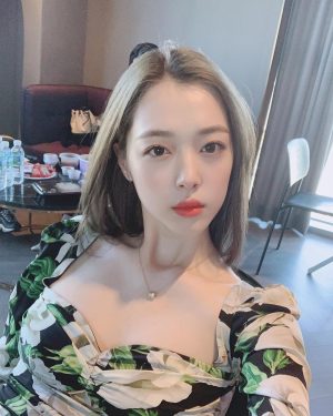 Sulli Instagram - 헐 뭐지