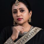 Suma Kanakala Instagram - To Win Big, you need to Dream Big🖤 . styled by @stylebyannapurna Wearing @chandamama_designerstudio Jewellery @sammohana_by_anushauppaluri Makeup @madhu_derangula Hair @koduruamarnath Photography @valmikiramuphotography #sumakanakala #anchorsuma #anchorsumakanakala #kanakalasuma