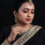 Suma Kanakala Instagram - To Win Big, you need to Dream Big🖤 . styled by @stylebyannapurna Wearing @chandamama_designerstudio Jewellery @sammohana_by_anushauppaluri Makeup @madhu_derangula Hair @koduruamarnath Photography @valmikiramuphotography #sumakanakala #anchorsuma #anchorsumakanakala #kanakalasuma