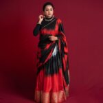 Suma Kanakala Instagram - Believe in your potential, you are capable of more than you imagine. Stay positive❤️🖤 . styled by @stylebyannapurna styling team @I.deekshasetti Wearing @vs_couture_laxmi Jewellery @tantra.brassjewellery Makeup @madhu_derangula Hair @koduruamarnath Photography @valmikiramuphotography #sumakanakala #anchorsuma #anchorsumakanakala #kanakalasuma
