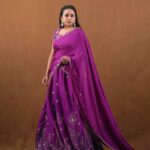 Suma Kanakala Instagram - Give everyday a chance to become the most beautiful day in your life😊💜✨ . styled by @stylebyannapurna styling team @I.deekshasetti Wearing: @varahi_artstudio Jewellery: @the_velvetfly_ Makeup @madhu_derangula Hair @koduruamarnath Photography @valmikiramuphotography #sumakanakala #anchorsuma #anchorsumakanakala #kanakalasuma