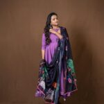 Suma Kanakala Instagram - Each day, Each hour, Each second is a gift, Embrace it.💜🖤 . styled by @stylebyannapurna styling team @I.deekshasetti Wearing @sai_studio_ss Jewellery @alluringaccessories.a2 Makeup @madhu_derangula Hair @koduruamarnath Photography @valmikiramuphotography #Suma #sumakanakala #anchorsuma #anchorsumakanakala #kanakalasuma