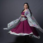 Suma Kanakala Instagram - Just make sure to love your life and make every moment count. YOLO❤️ . styled by @stylebyannapurna styling team @I.deekshasetti Wearing @anushareddy.couture Jewellery @houseofqc Makeup @madhu_derangula Hair @koduruamarnath Photography @valmikiramuphotography #Suma #sumakanakala #anchorsuma #anchorsumakanakala #kanakalasuma