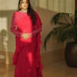 Suma Kanakala Instagram - There is no fairy tale out there, Life itself is One..😍❤️✨ . styled by @stylebyannapurna styling team @I.deekshasetti Wearing @issadesignerstudio Jewllery @shopriyaaofficial Makeup @madhu_derangula Hair @koduruamarnath Photography @adnan.a.abbas #Suma #sumakanakala #anchorsuma #anchorsumakanakala #kanakalasuma