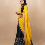 Suma Kanakala Instagram - Life is not only a matter of milestones, but also the collection of moments💛💚✨ styled by @stylebyannapurna styling team @I.deekshasetti Wearing @varahi_artstudio Jewellery @alluringaccessories.a2 Makeup @madhu_derangula Hair @koduruamarnath Photography @valmikiramuphotography #Suma #sumakanakala #anchorsuma #anchorsumakanakala #kanakalasuma