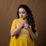 Suma Kanakala Instagram - Take time to do what makes your soul happy😊💛🕊️ . styled by @stylebyannapurna Wearing @milaplabel Jewellery @sammohana_by_anushauppaluri Makeup @madhu_derangula Hair @koduruamarnath Photography @valmikiramuphotography #sumakanakala #anchorsuma #anchorsumakanakala #kanakalasuma