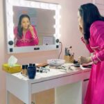 Suma Kanakala Instagram - Pov - Girls and Mirrors👻🤣 . styled by @stylebyannapurna Wearing @padmajareddydesign Jewellery @alluringaccessories.a2 Makeup @madhu_derangula Hair @koduruamarnath #sumakanakala #anchorsuma #kanakalasuma #Trending #funnyreels #viral