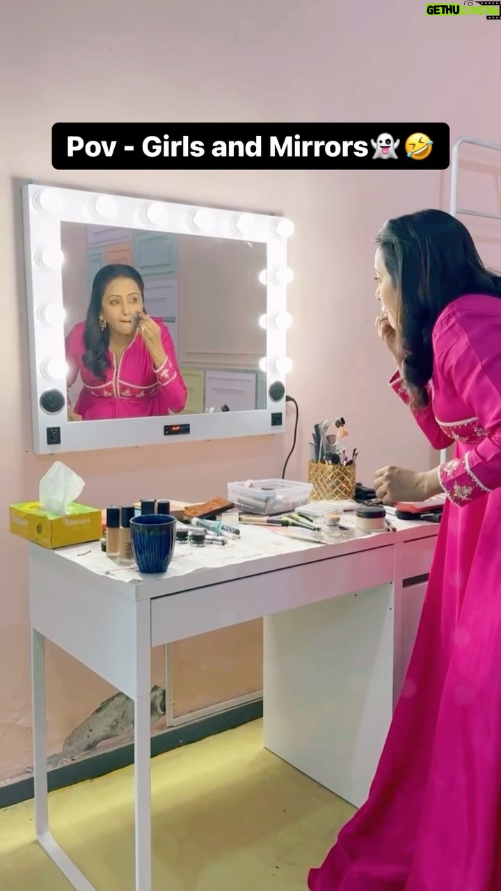 Suma Kanakala Instagram - Pov - Girls and Mirrors👻🤣 . styled by @stylebyannapurna Wearing @padmajareddydesign Jewellery @alluringaccessories.a2 Makeup @madhu_derangula Hair @koduruamarnath #sumakanakala #anchorsuma #kanakalasuma #Trending #funnyreels #viral