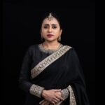 Suma Kanakala Instagram - To Win Big, you need to Dream Big🖤 . styled by @stylebyannapurna Wearing @chandamama_designerstudio Jewellery @sammohana_by_anushauppaluri Makeup @madhu_derangula Hair @koduruamarnath Photography @valmikiramuphotography #sumakanakala #anchorsuma #anchorsumakanakala #kanakalasuma