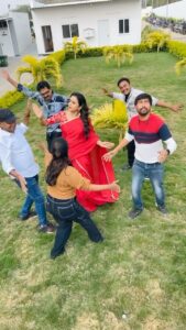 Suma Kanakala Instagram - 💃🏻🕺🏻 . #Suma #SumaKanakala #Kanakalasuma #Trending #Viral #Dance #dancereels #funnyreels