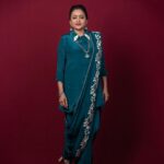 Suma Kanakala Instagram - HAPPINESS is a created Phenomenon✨😊👍🏻 . styled by @stylebyannapurna Wearing @reeda_by_ritika_jinndal Jewellery @tantra.brassjewellery Makeup @madhu_derangula Hair @koduruamarnath Photography @valmikiramuphotography #sumakanakala #anchorsuma #anchorsumakanakala #kanakalasuma