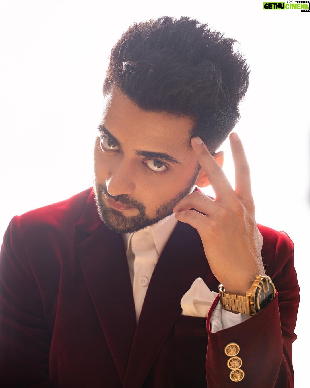 Sumedh Mudgalkar Instagram - You can only receive what your heart believes you deserve. You will push away people who love, respect, and admire you, if you think low of yourself. Please know, we all are worthy of love, respect, and kindness. ✨ Styled by @krishi1606 Imagery by @niravthakkarphotography Wearing @basicsandoffbeat Makeup & Hair @mebasalon